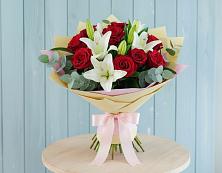 Букет цветов из:  Лилии и Розы в Нарзанном