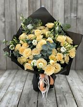 Букет цветов из:  Розы и Лизиантусы #REPLACE_PRED# Нарзанном