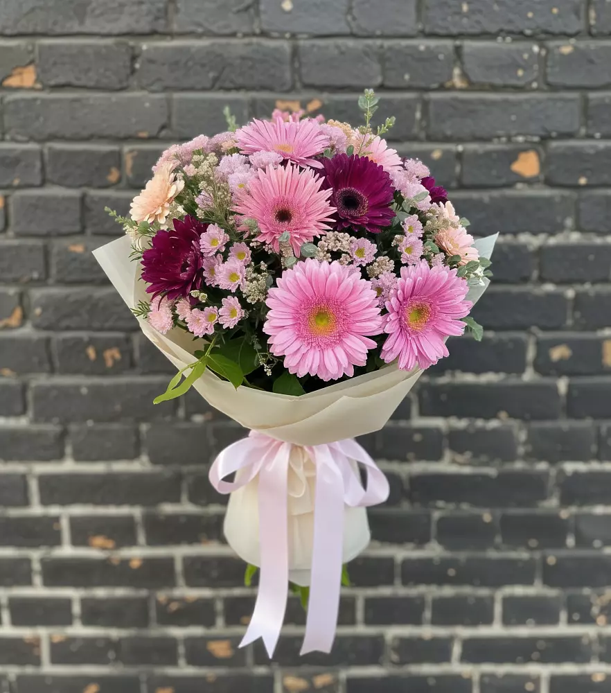 Букет цветов из: Герберы и Хризантемы в Нарзанном
