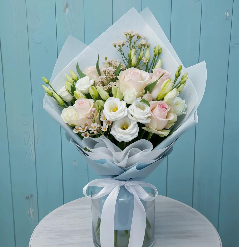 Букет цветов из: Розы и Лизиантусы в Нарзанном