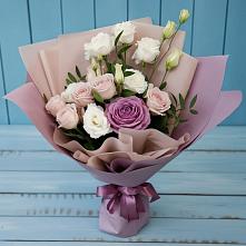 Букет цветов из:  Розы и Лизиантусы #REPLACE_PRED# Нарзанном