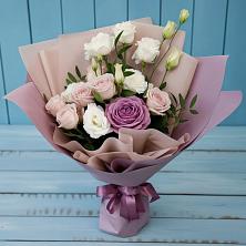 Букет цветов из:  Розы и Лизиантусы в Нарзанном