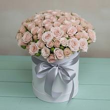 Цветочная композиция из Розы в шляпной коробке в Нарзанном