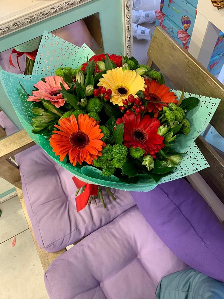 Букет цветов из: Герберы, Хризантемы и Альстромерии в Нарзанном