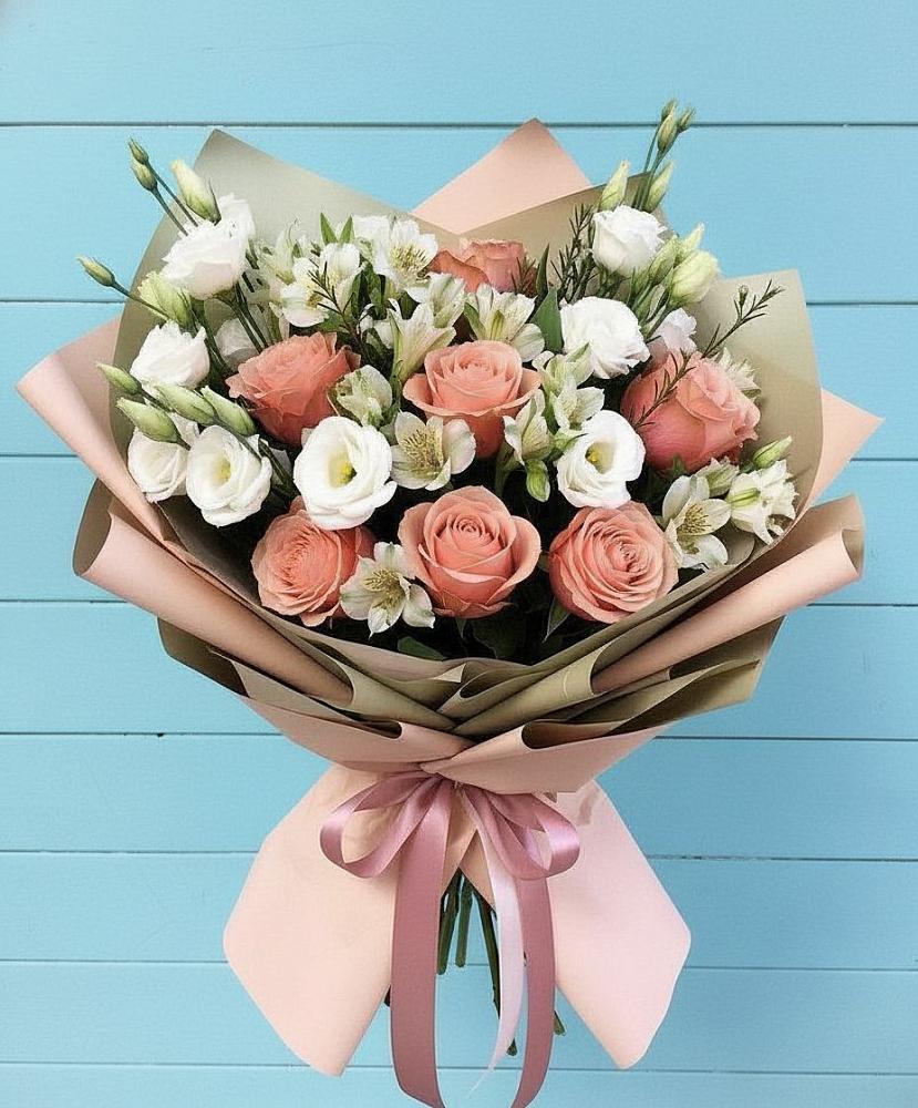 Букет цветов из: Розы, Альстромерии и Лизиантусы в Нарзанном