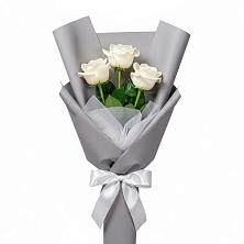 Букет 3 белые розы в Нарзанном