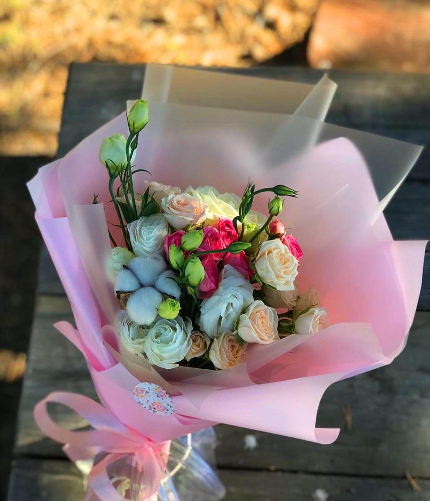 Букет цветов из: Розы и Лизиантусы в Нарзанном