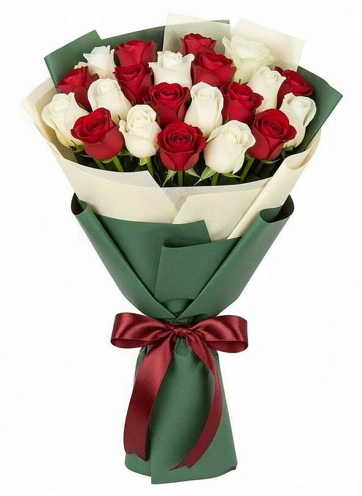 Букет Микс из красных и белых роз в Нарзанном