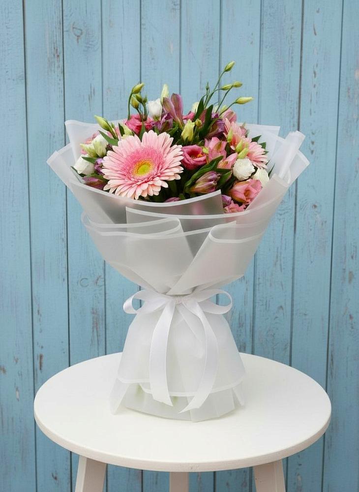 Букет цветов из: Герберы, Альстромерии и Лизиантусы в Нарзанном