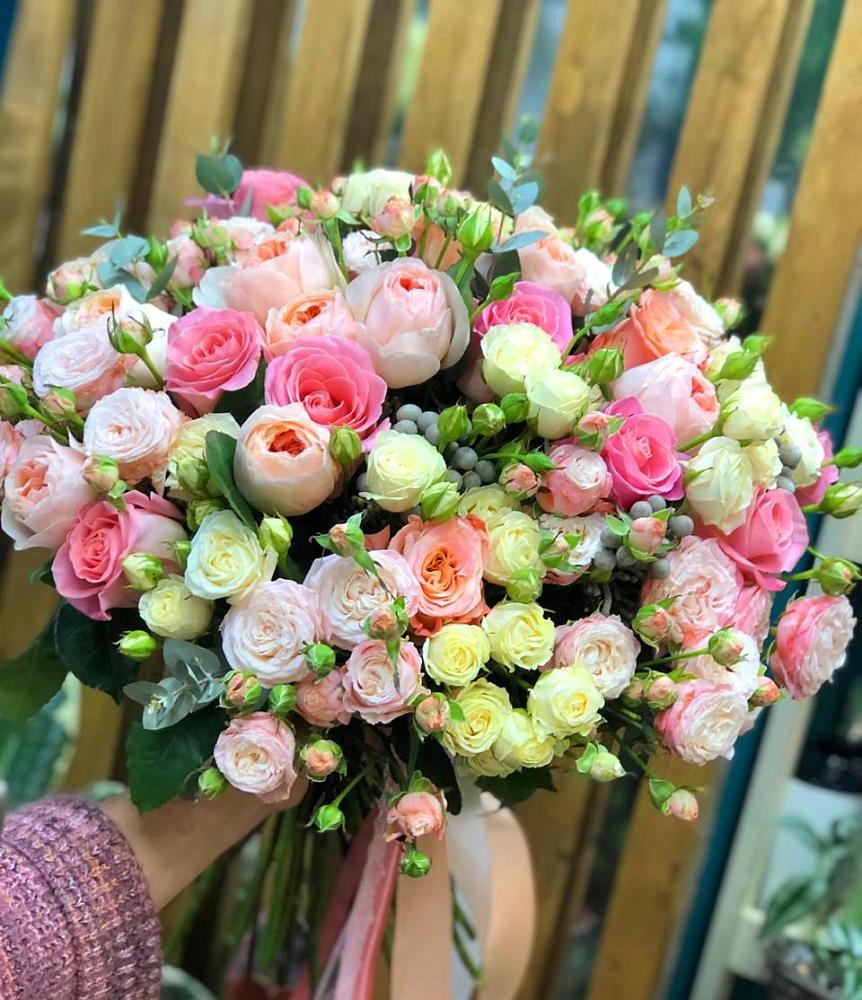 Букет цветов из: Розы в Нарзанном