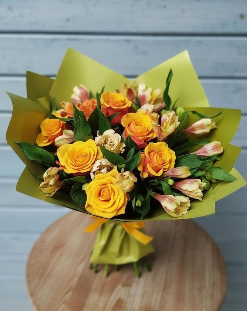 Букет цветов из: Альстромерии и Розы в Нарзанном