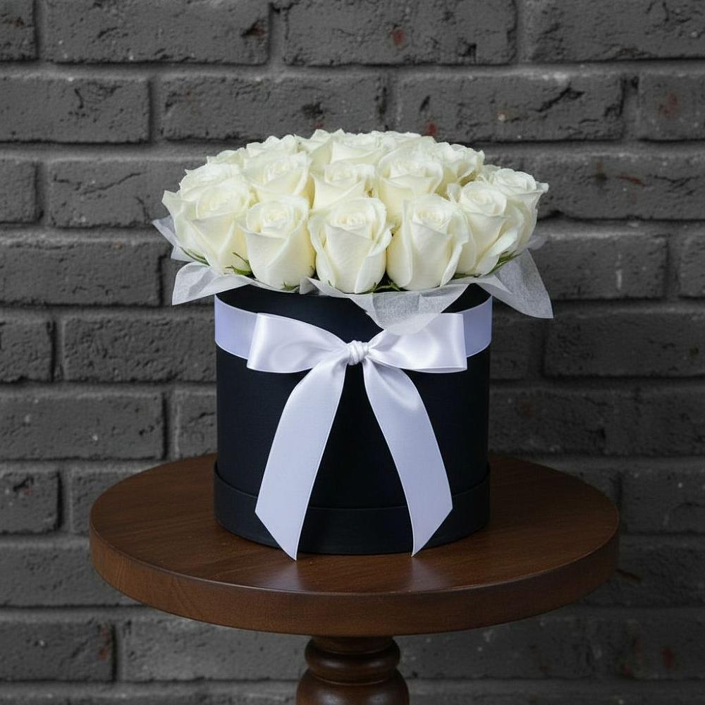 Цветочная композиция из Розы в шляпной коробке в Нарзанном