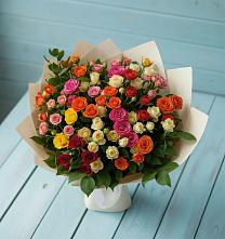 Букет Микс из разноцветных кустовых роз #REPLACE_PRED# Нарзанном